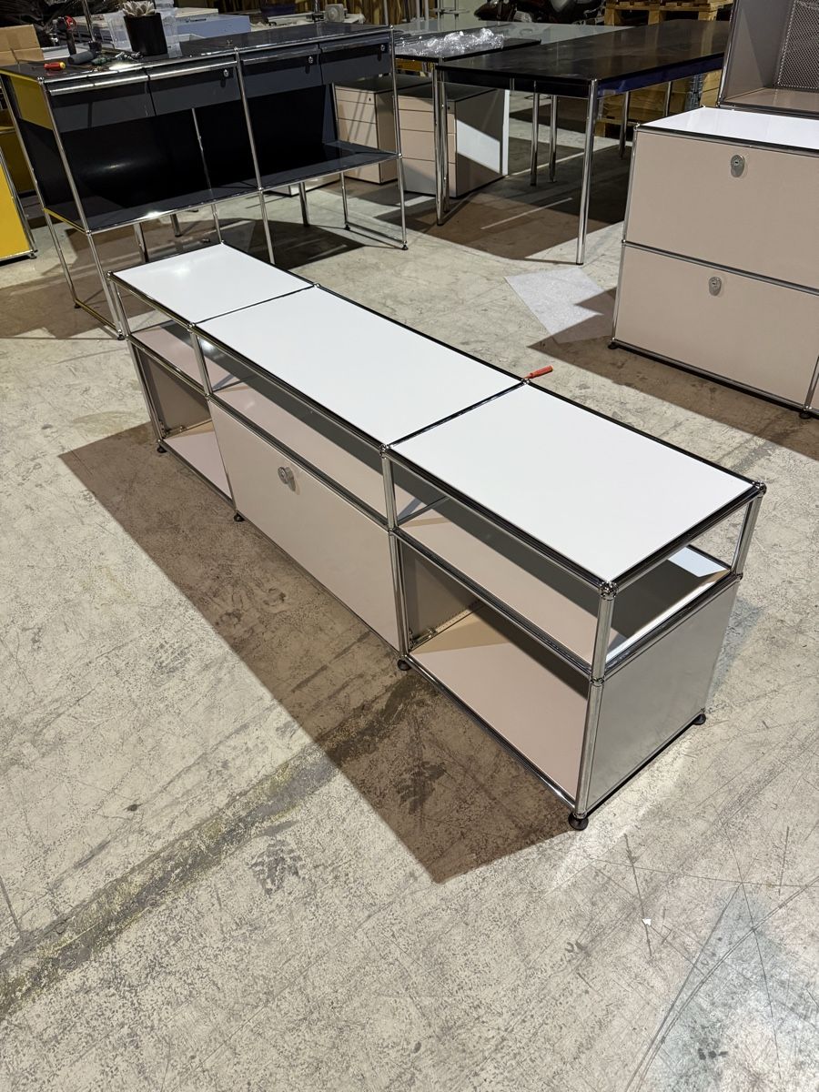 USM Meubles TV: USM Haller Tv Sideboard Lichtgrau Q2 – D'occasion à Balsthal par Designhaus.Schmitt 6