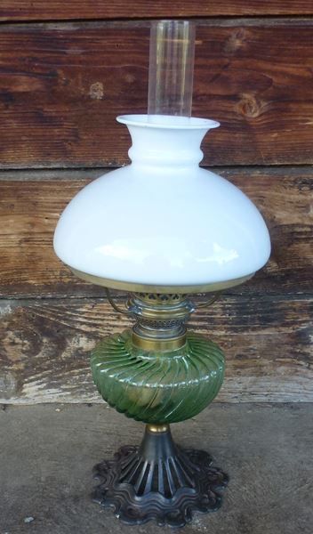 Lampade: Uralte Öllampe aus Grossmutters Zeiten – Usato da Walkringen venduto da Casablanca777 3
