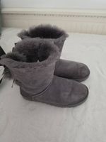 UGG Bow T39