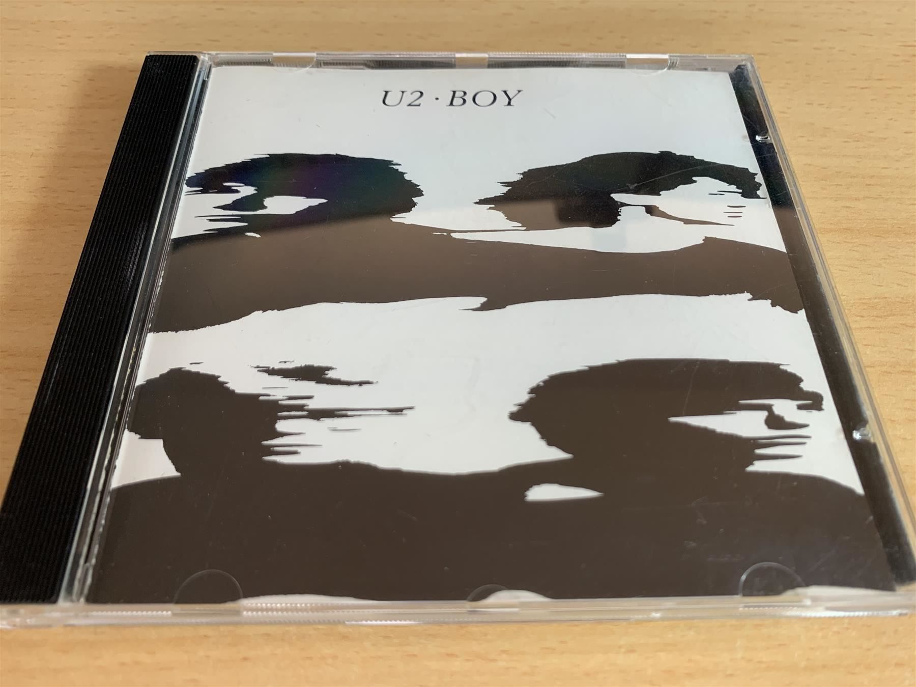 CD: U2 – Boy – Usato da Rikon im Tösstal venduto da Alpenmutz