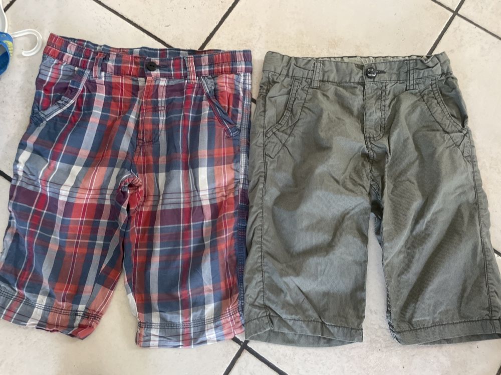 C&A Pantalons: 2 leichte kurze Hosen/Shorts Gr. 134 – D'occasion à Obergerlafingen par cabo4
