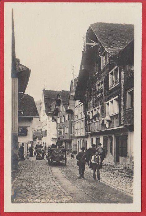 Cartoline postali: ANDERMATT, BELEBTE STRASSENANSICHT, STRASSE – Usato da Grüningen venduto da Kartenlaube