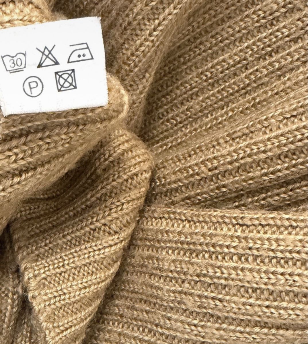 Prada Maglioni & Felpe: Vintage Prada knit wool sweater – Nuovo (secondo la descrizione) da Plan-Les-Ouates venduto da Loved_Panda_Clothing 7