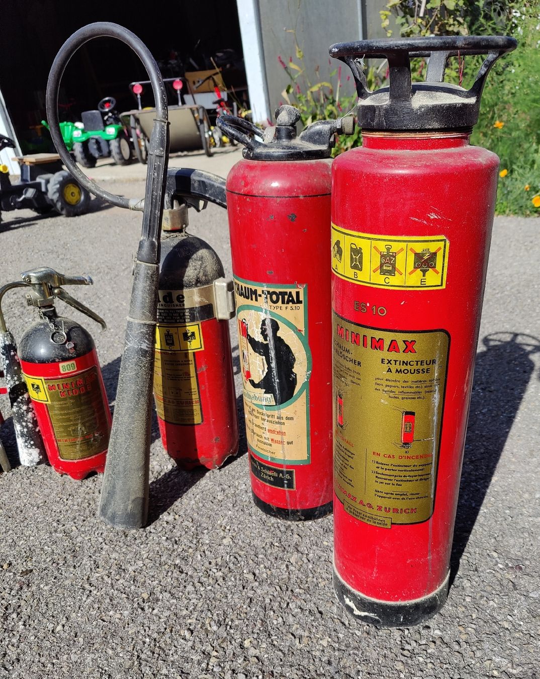 Extincteurs: 5 Feuerlöscher, DEKO – Défectueux à Bazenheid par hummy1000 1