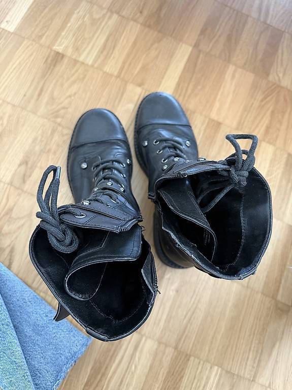 Scarpe da donna: Boots | Brand: G by Guess – Difettoso da Basel venduto da you_5sm7