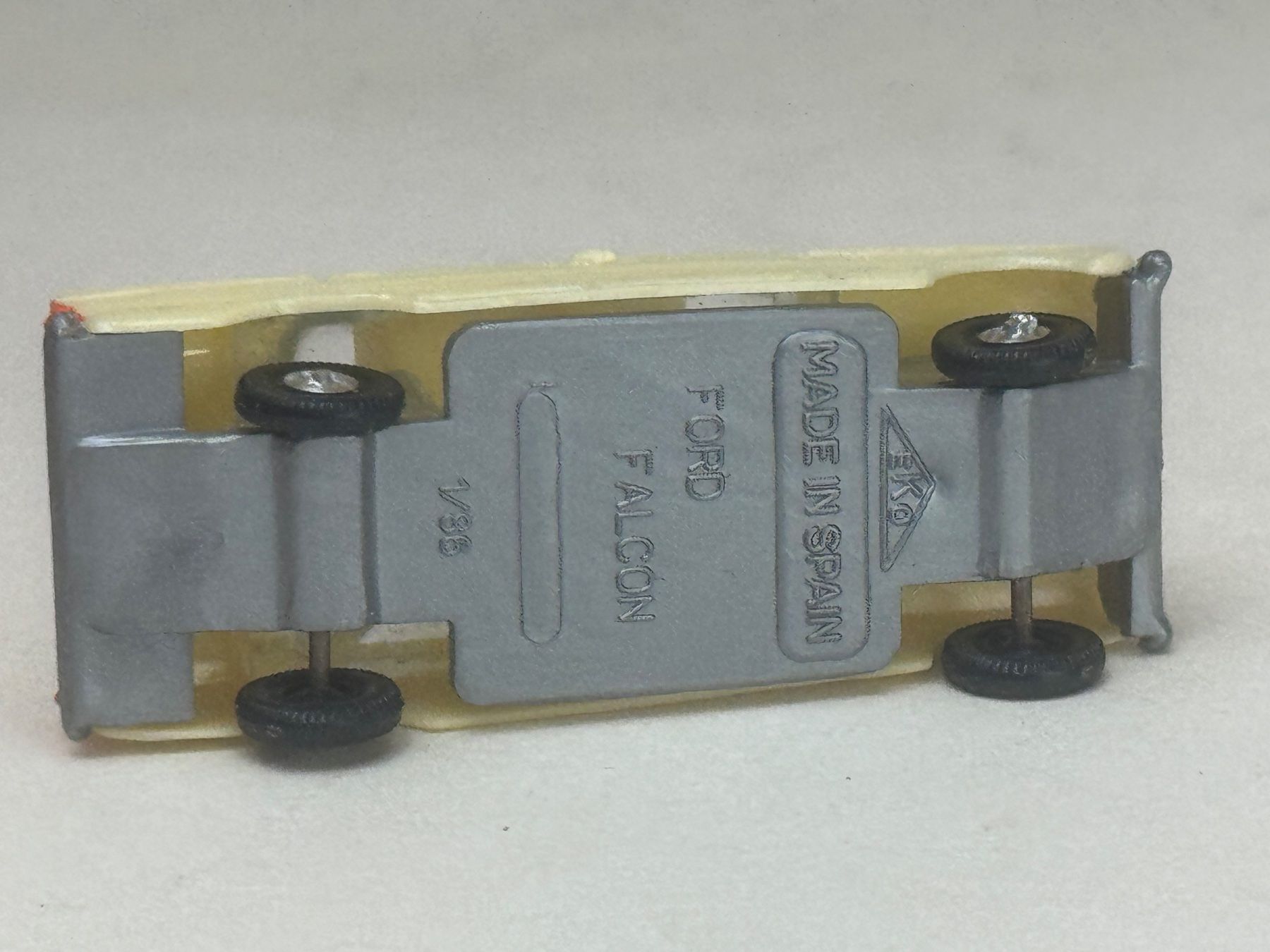 Eko Modellini d'auto: GB1-EKO Ford Falcon cremeweiss – Usato da Elm venduto da Wikmtz 2