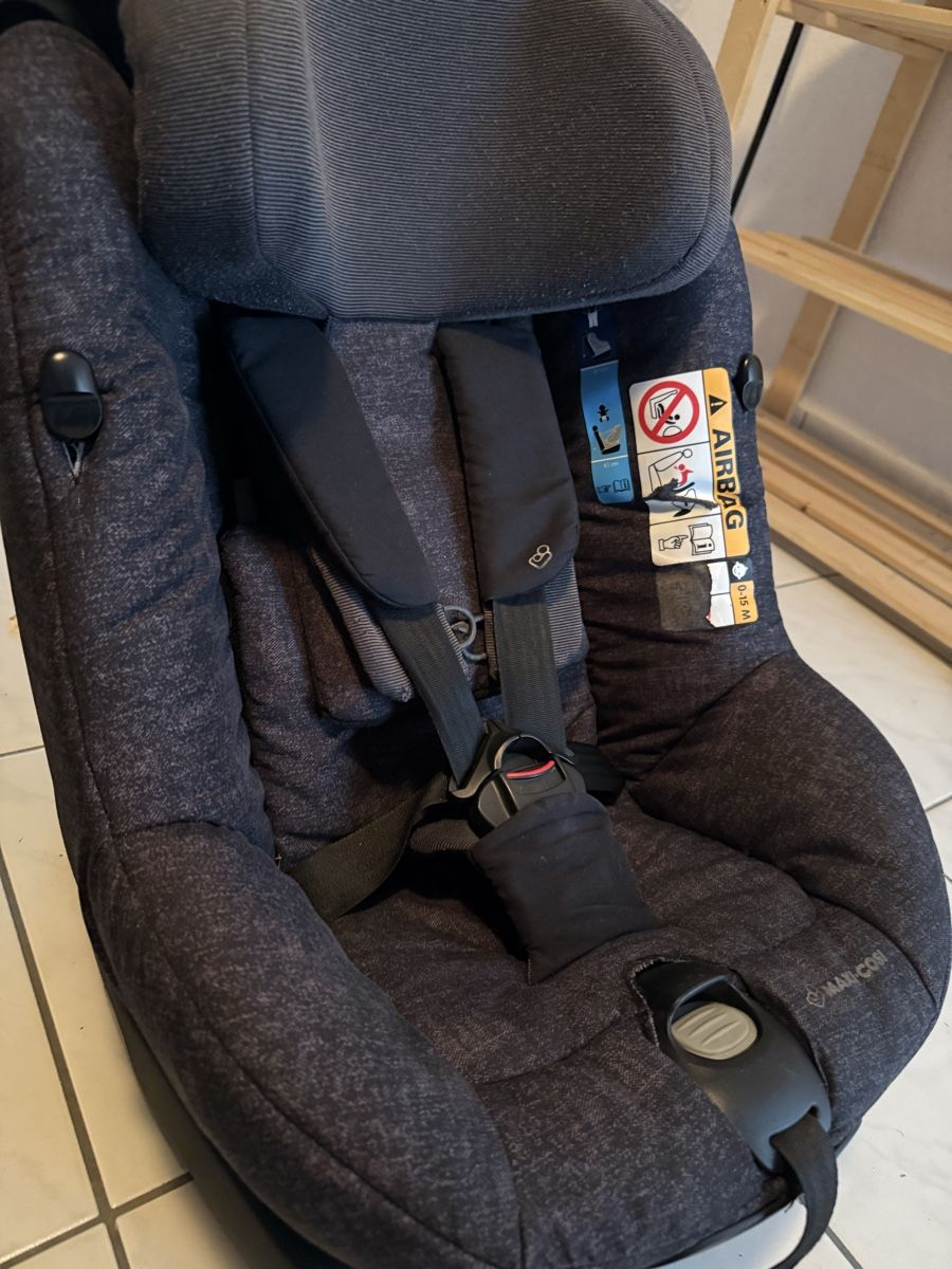 Maxi-Cosi Seggiolini per auto: Kindersitz Maxi-Cosi AxissFix  – Usato da Ibach venduto da Irenei 1