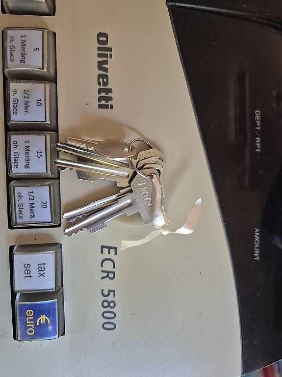 Machines à écrire: OLIVETTI ECR 5800 – D'occasion à Hellbühl par tinkerfarm 1