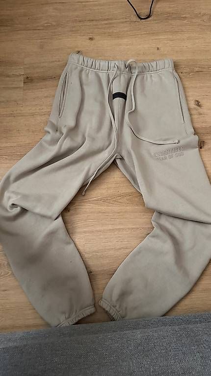 Pantaloni: Essentials Jogger – Nuovo e nell'imballaggio originale da Neuhausen venduto da agh_g2nd