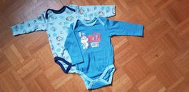 2 Langarmbodys, blau, Gr. 62/68
