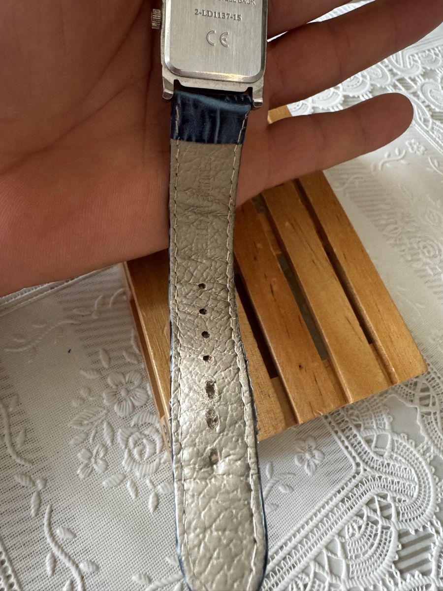 Uhren: Quartz Wristwatch Rectangular Case Black Dial – Gebraucht aus Gerlafingen von naj_vj8s 5