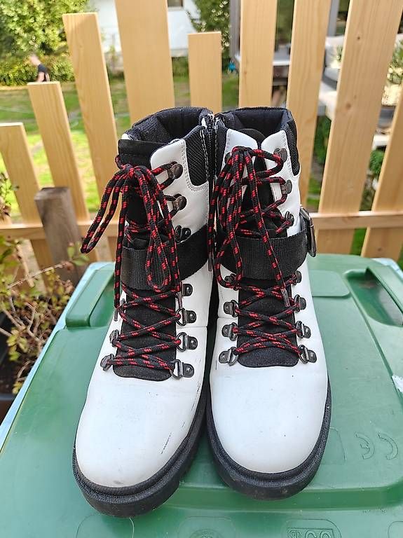 Chaussures femmes: Boots in Gr. 39 – D'occasion à Liestal par Robalani