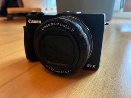Canon PowerShot G1x mit Ladegerät und Speicherkarte