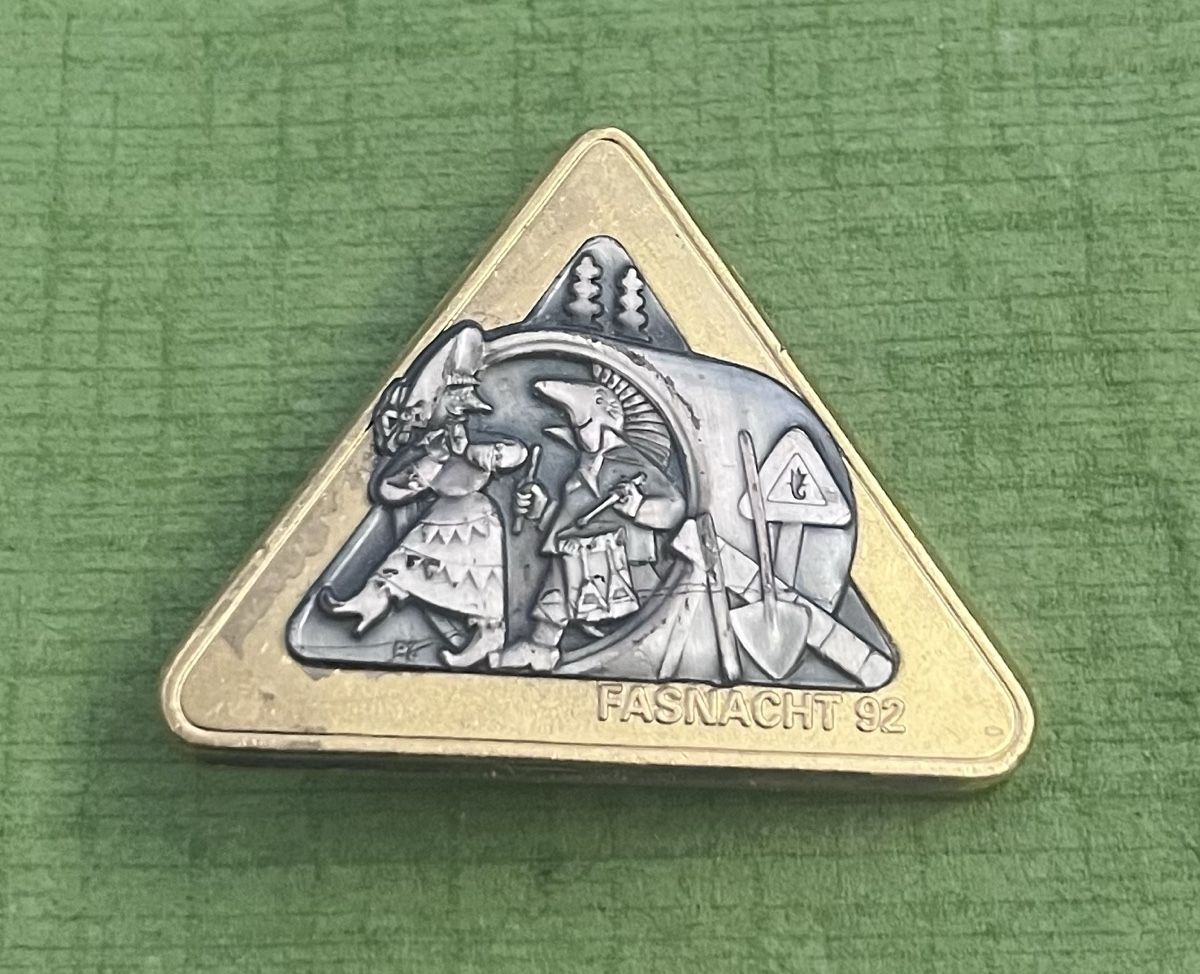 Medaillen: Basel 1992 Gold Fasnachtsplakette – Gebraucht aus Itingen von Bebbi6569