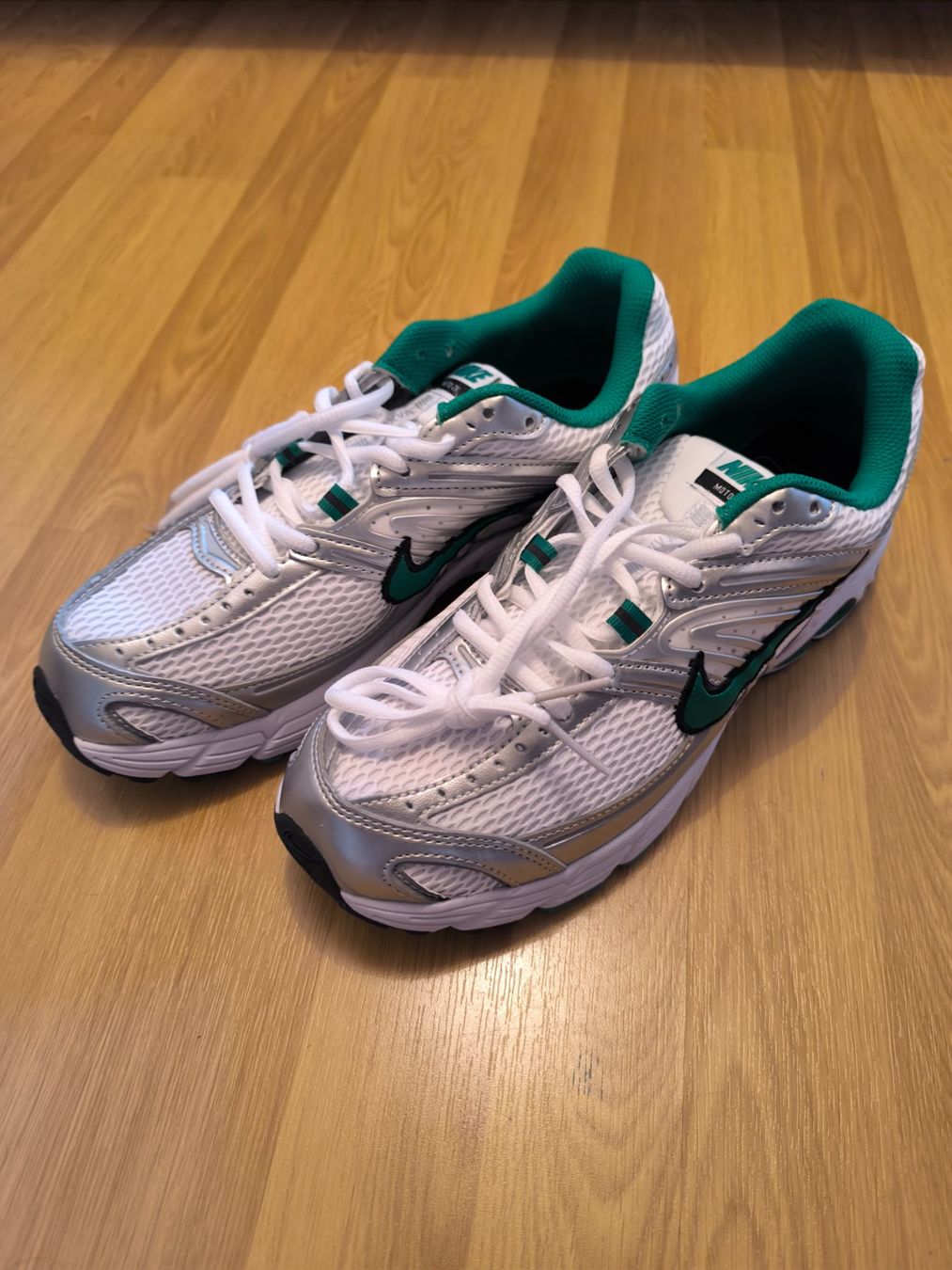 Nike Chaussures hommes: Nike Air Moto 2K Gr. 43-44 – Neuf (Voir description) à Langenthal par Manumei888 3