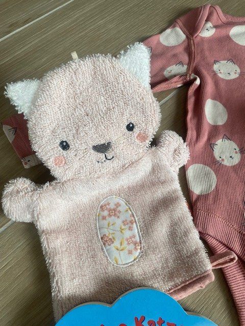 Lotti & Set di vestiti: neues Baby Geschenk-Set Gr. 74/80 "Büsi" – Nuovo (secondo la descrizione) da Staufen venduto da Nasli 3