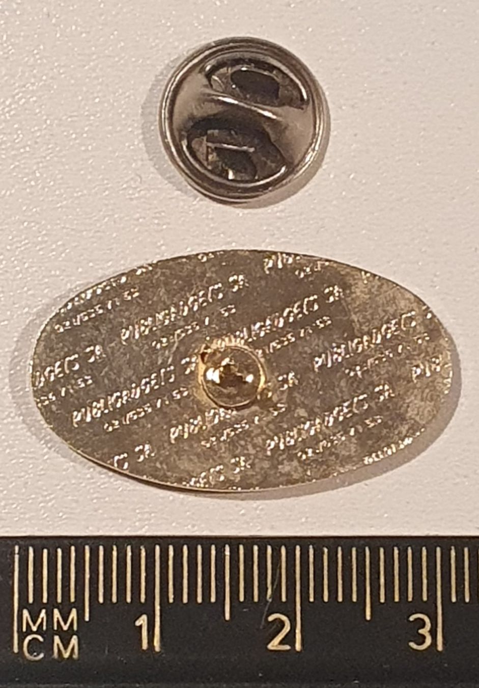 Placchette & Badge: Pin's Memphis – Usato da St-Barthélemy VD venduto da titeuf5 1