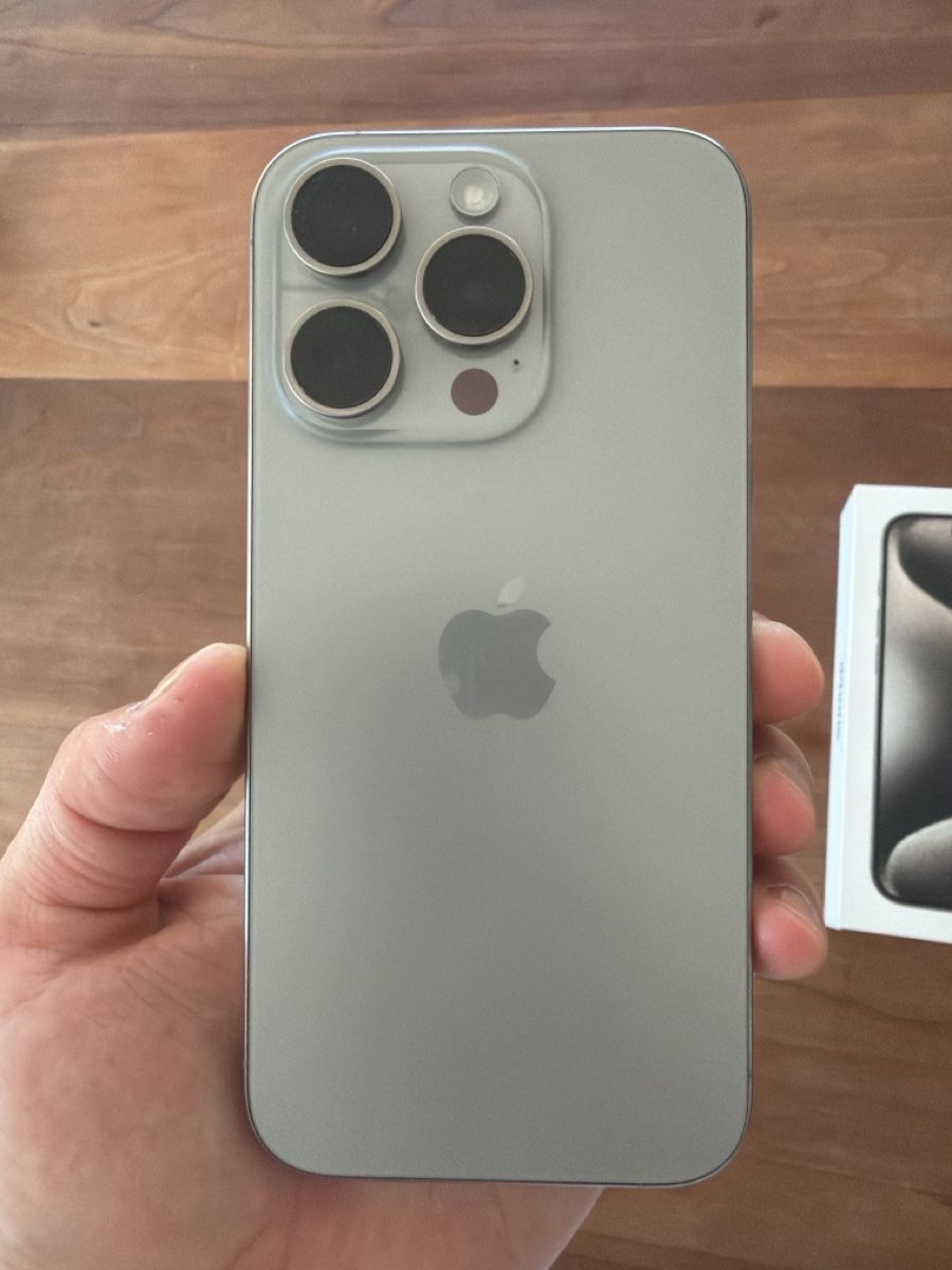 Apple Telefoni cellulari / Smartphones: Apple iPhone 15 Pro, 128 GB, Natural Titanium – Usato da Dornach venduto da Dale-99 1