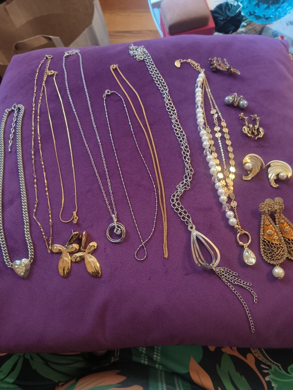 Altri gioielli: lot bijoux diverses  – Usato da Pampigny venduto da Nathbn