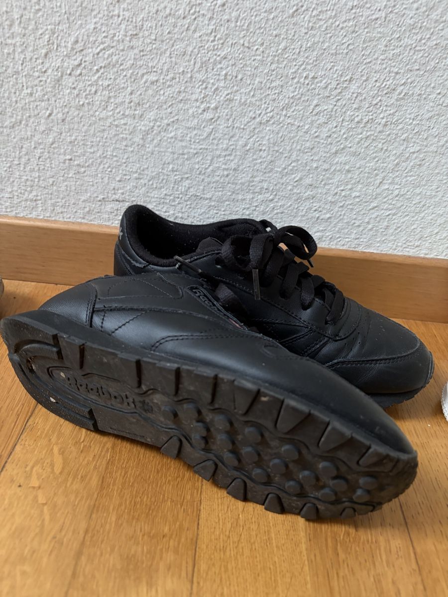 Scarpe da donna: Reebok Classic Schwarz – Usato da Luzern venduto da fer_5lyj 1