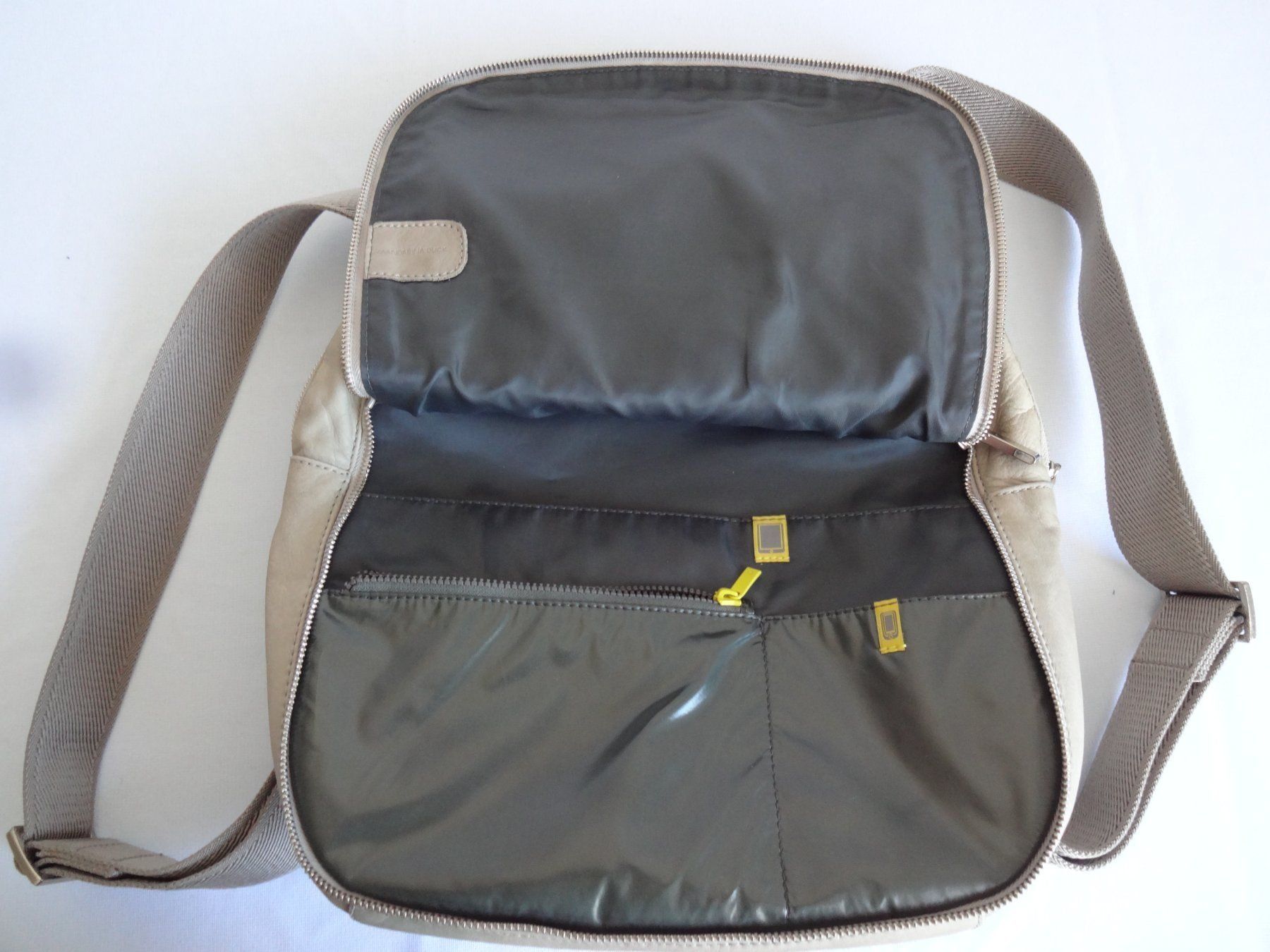 Mandarina Duck Zaini: Orig. "" Mandarina & Duck "" Echtleder Rucksack – Usato da Frauenfeld venduto da Jahy 5