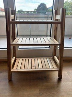 Ikea Regale: Holzregal mit drei Ablagen für Bad oder Wohnbereich – Gebraucht aus Chur von ninka99 1