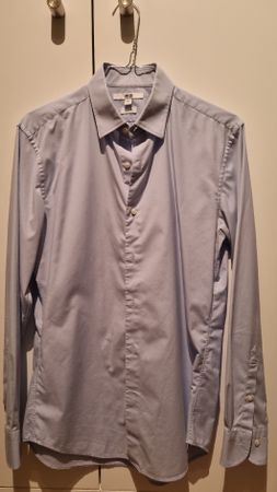 Uniqlo Hemd, Gr. XS, Slim Fit, hellblau, Top Zustand!