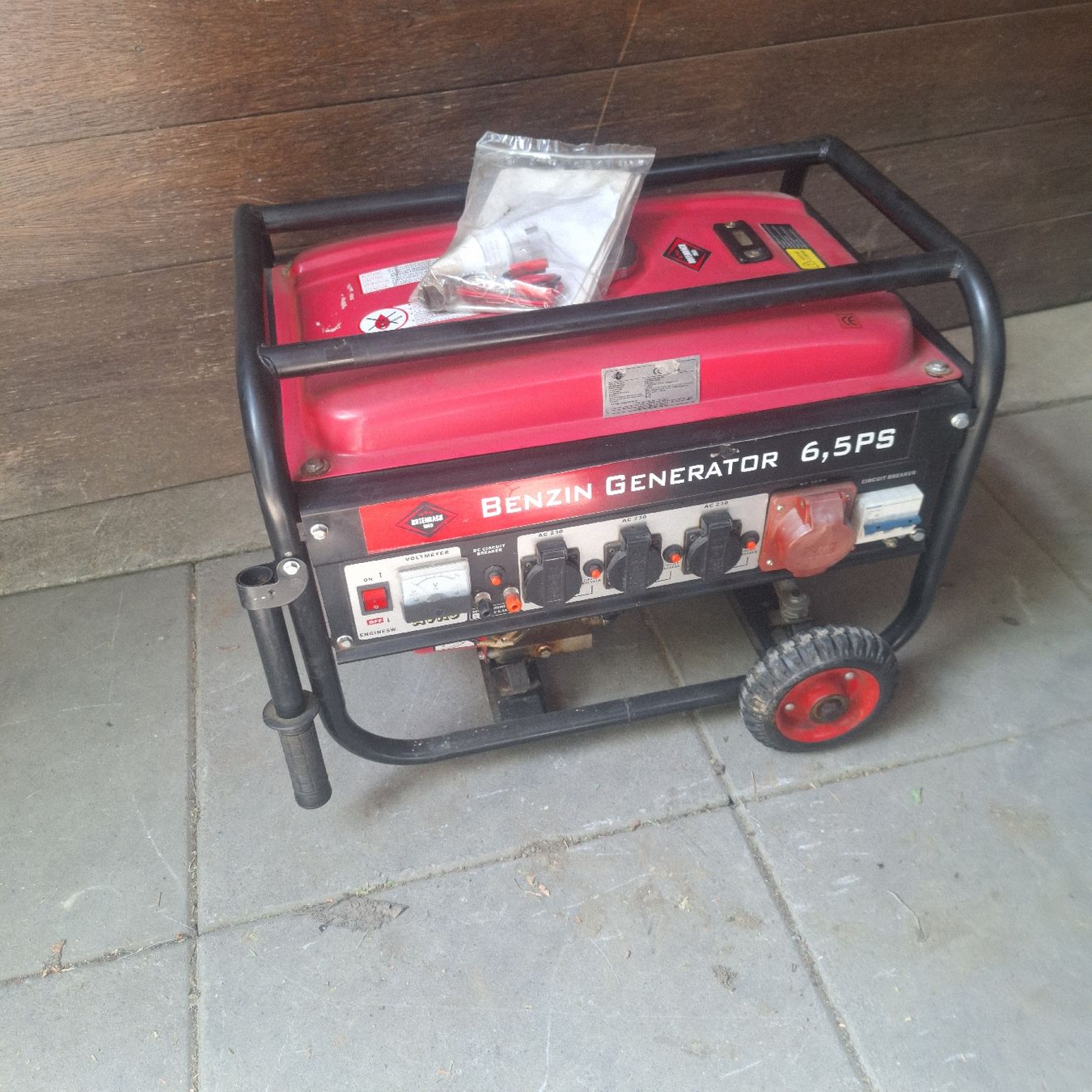 Generatori di corrente: Stromerzeuger 400V – Usato da Winterthur venduto da v-t88 6