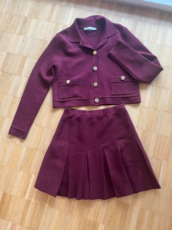 Zwei Teiler Zara Jacke und Rock Knit S mit goldigen Knöpfe