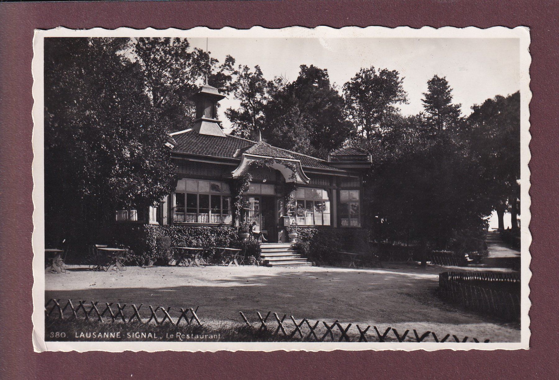 Cartoline postali: LAUSANNE - Signal - Restaurant - 1945 – Usato da Pully venduto da nicecards