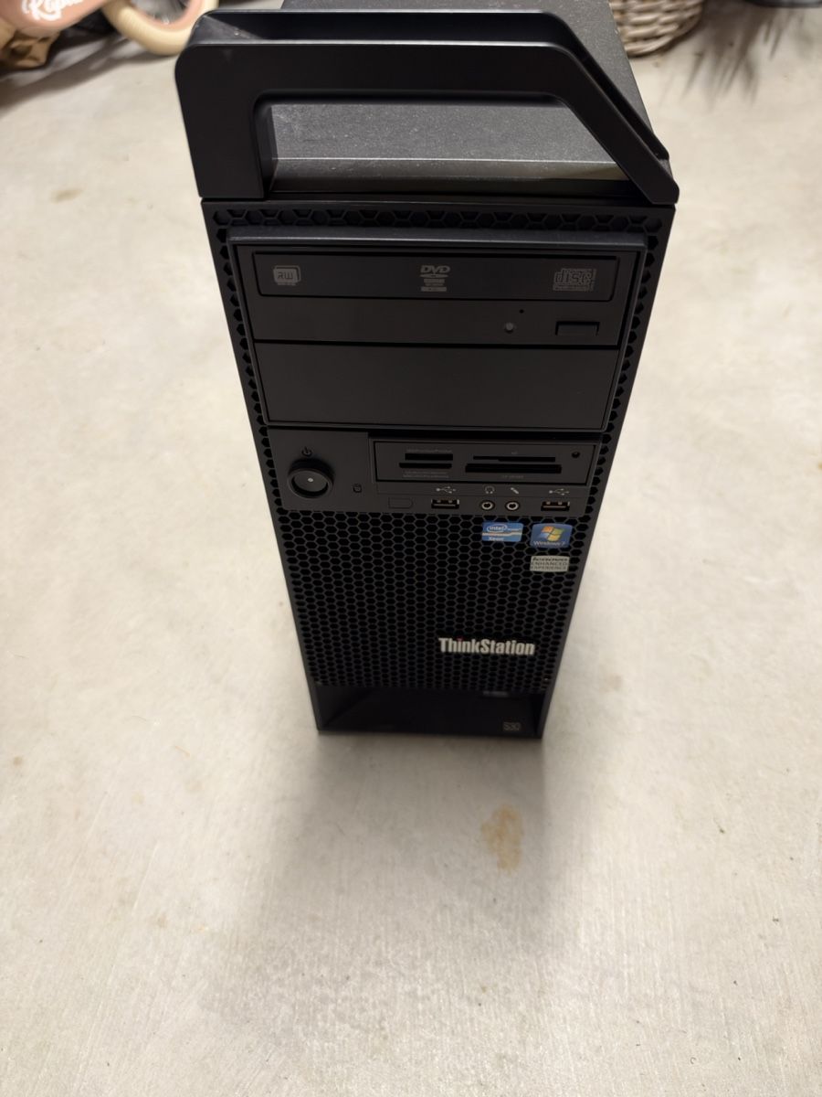Lenovo PC: Lenovo ThinkStation Desktop PC defekt – Usato da Schönholzerswilen venduto da mela7