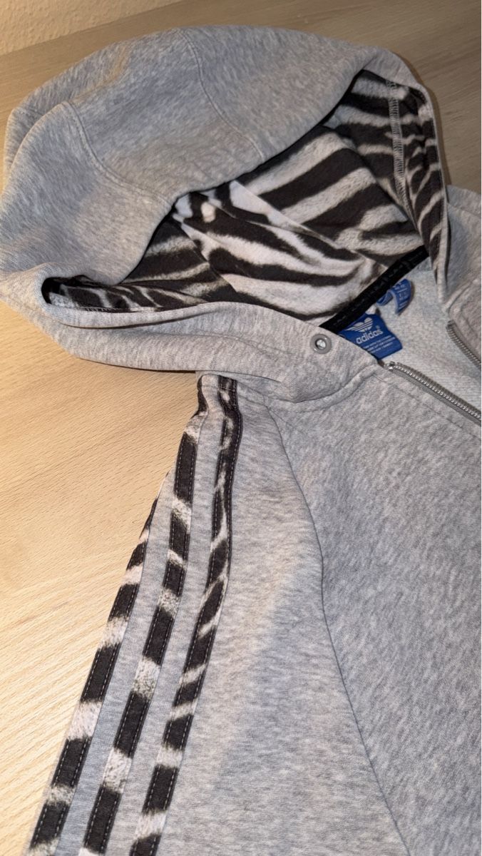 Adidas Giacche: ADIDAS GREY ZEBRA HOODIE – Usato da Genève venduto da yav_9r9f 7