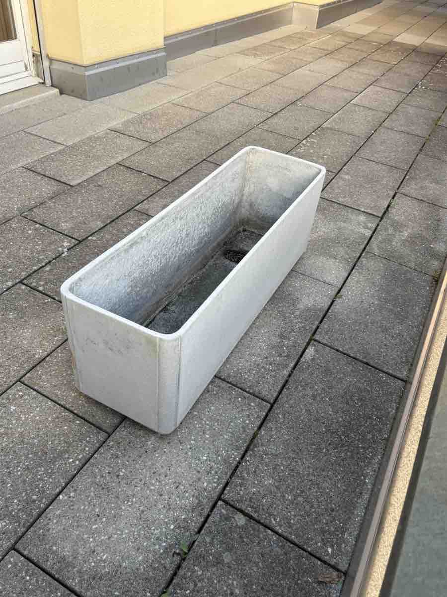Vasi per fiori: 2x Blumentrog Eternit grau – Usato da Zürich venduto da Simonsev