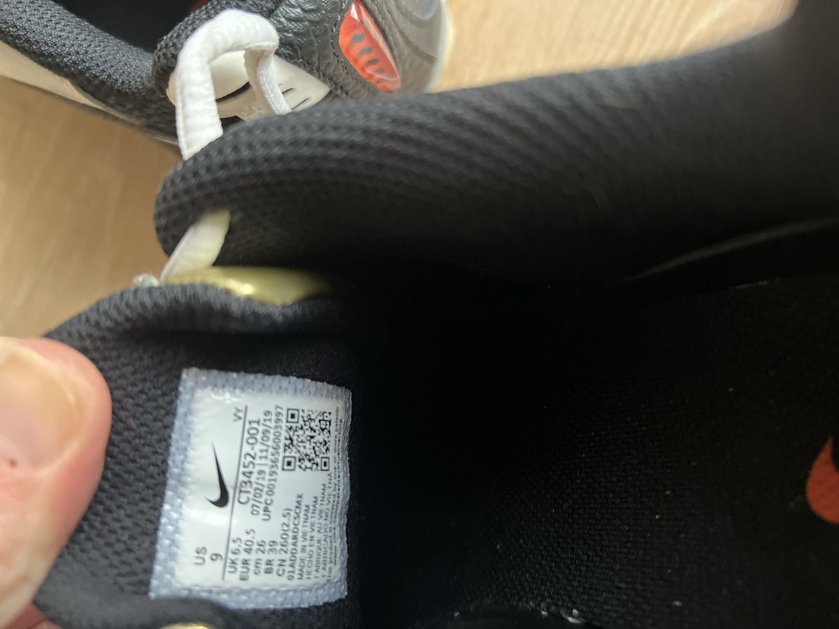 Nike Chaussures hommes: Baskets Nike  SHOCKS 40,5 – D'occasion à Nyon par ikel78 1