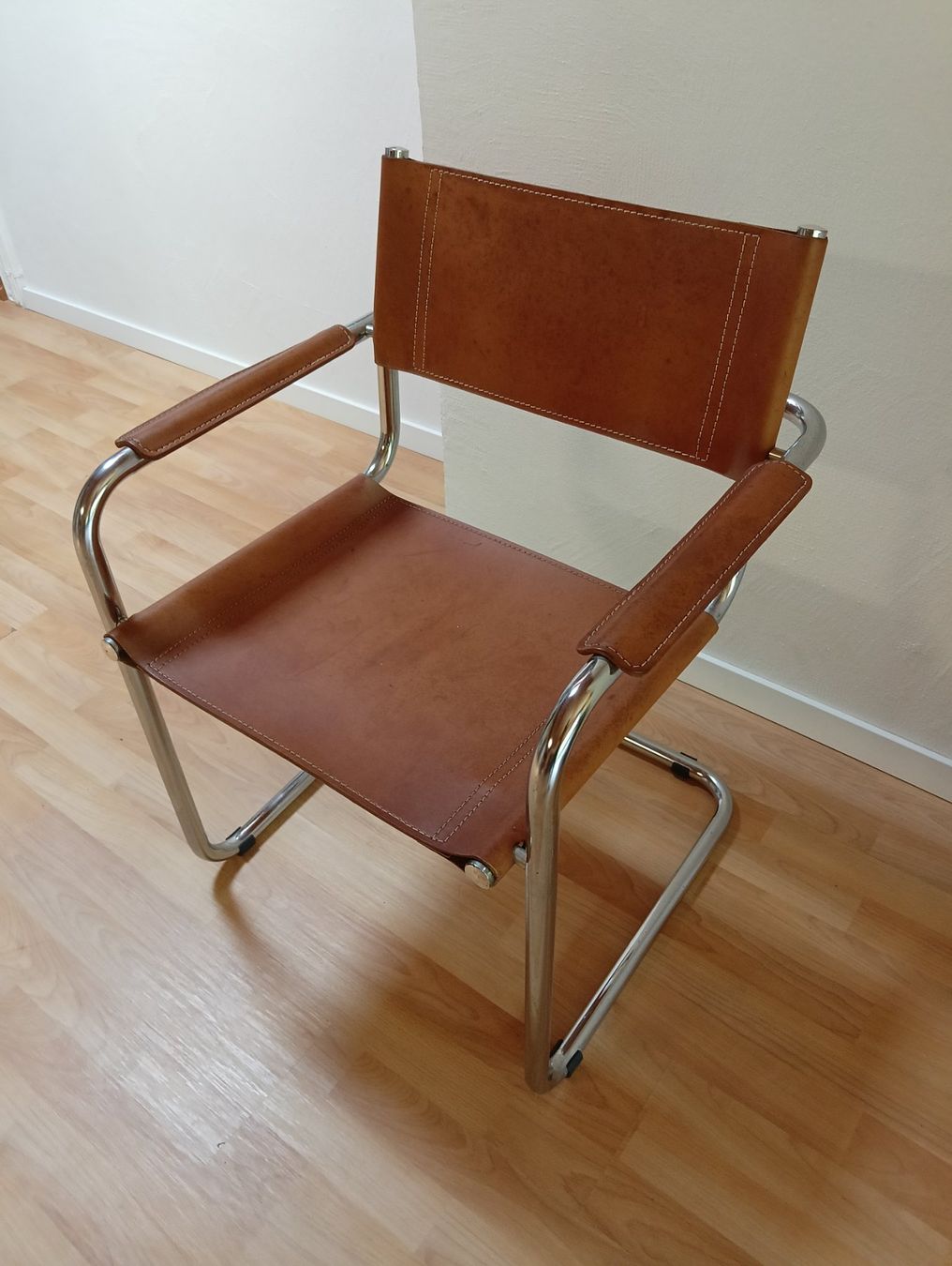 Sedie: Freischwinger chair – Usato da Lumino venduto da Happy4Happy