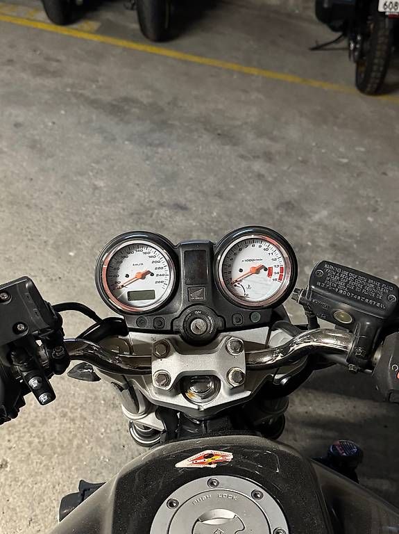 Route: Honda Hornet 600 – D'occasion à Belmont-Lausanne par A.ndre 4