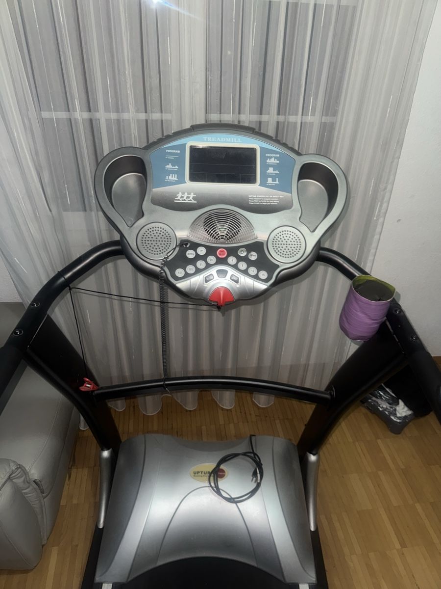 Macchine per carico, silaggio e trasporto: Laufband Optum mit Display und Programmen gebrauchter Zustan – Usato da Oberglatt ZH venduto da mil_8k7v 2