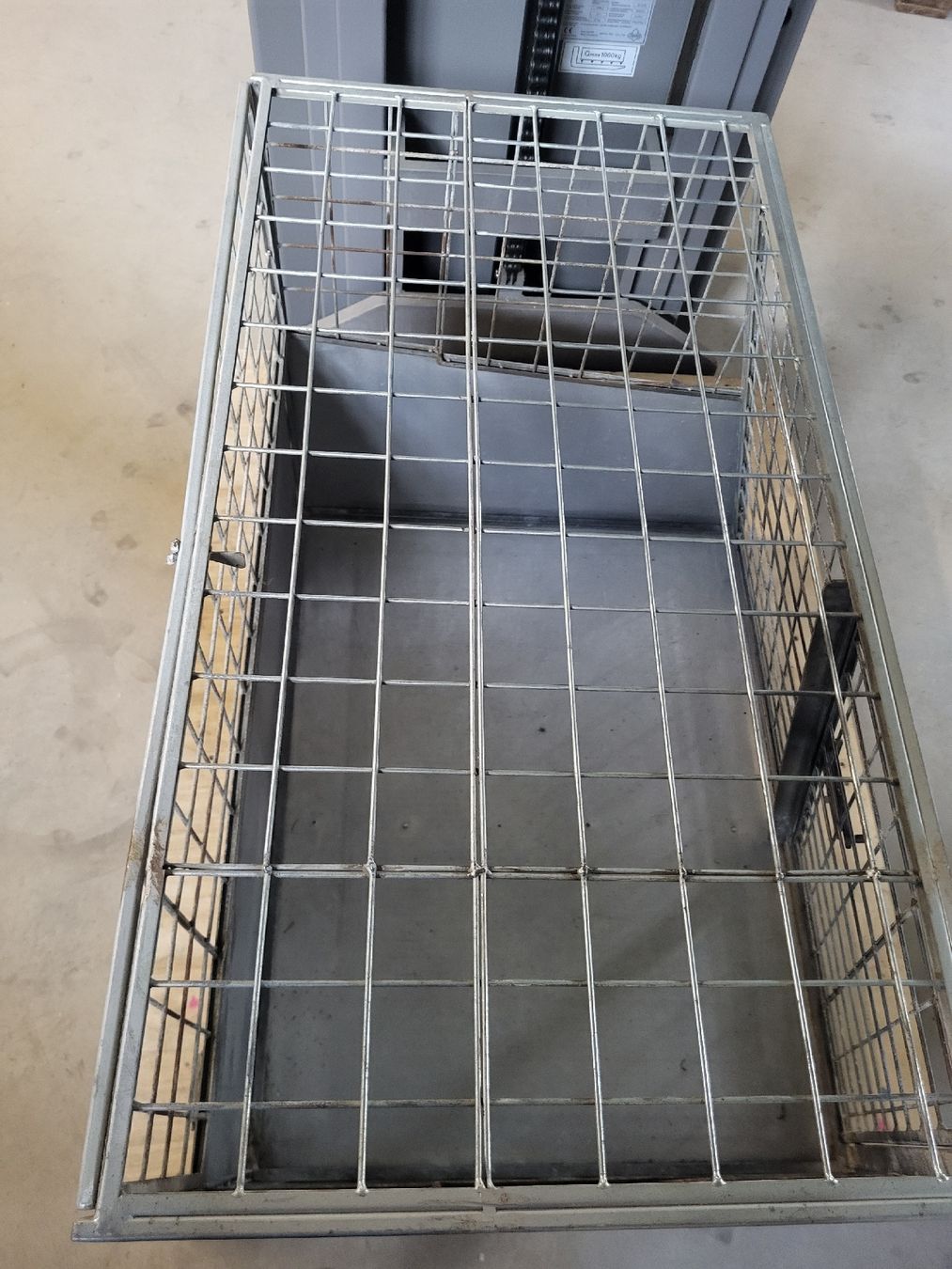 Cages, transport & sécurité: Hundebox  – D'occasion à Brunnen par Burger_king 4