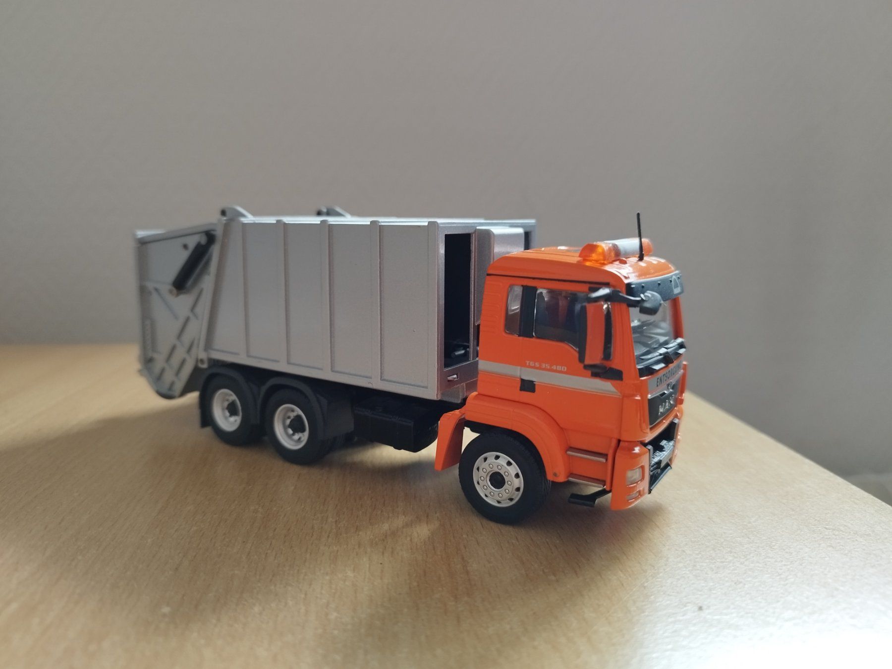 Conrad Kit di modellismo & Modellini statici: Man camion – Nuovo (secondo la descrizione) da Moutier venduto da tomu79 1