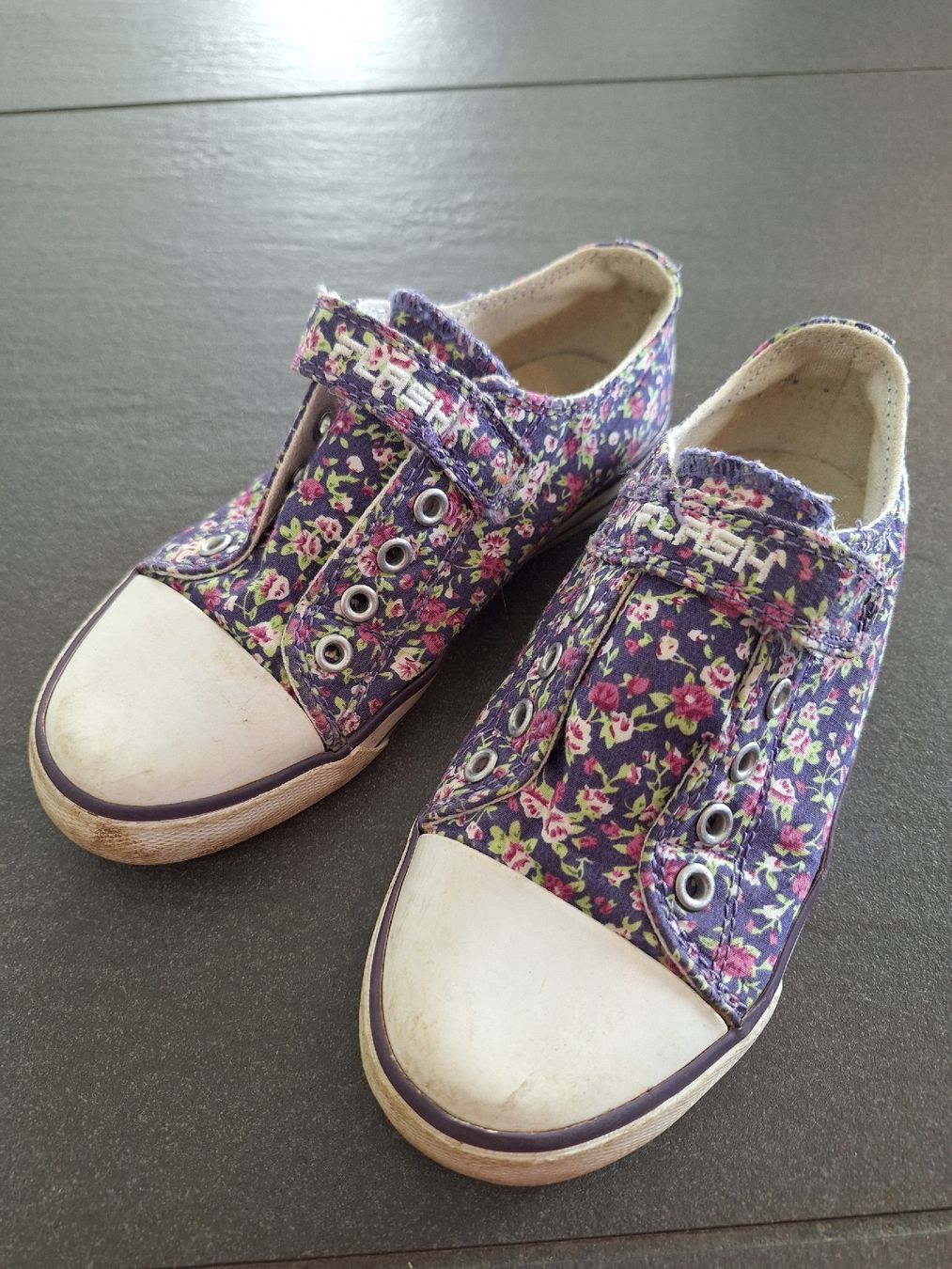 Scarpe per ragazze: Mädchen Sneaker Gr. 32 – Usato da Brittnau venduto da Norge77
