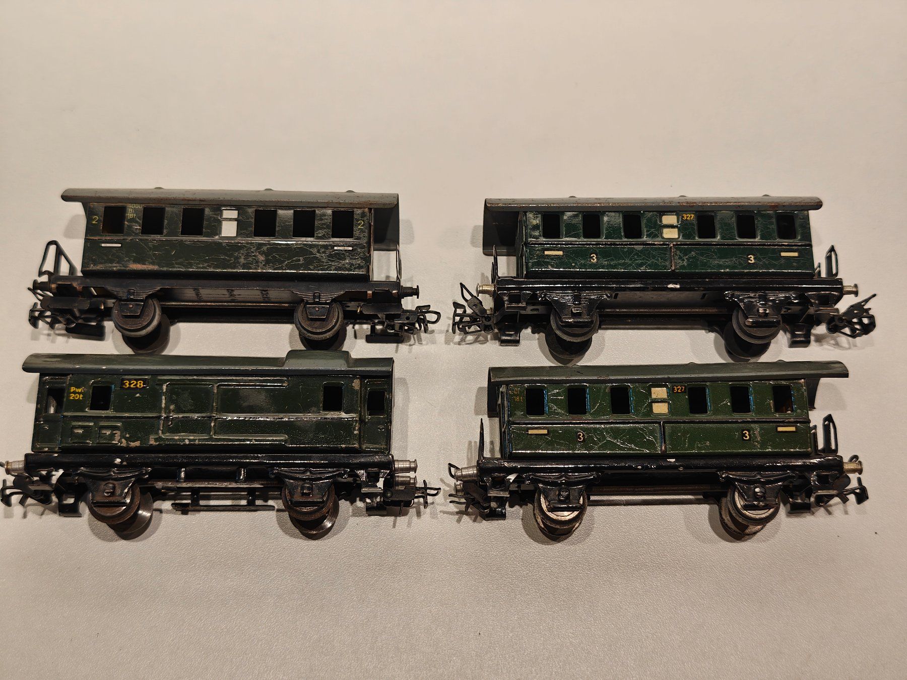 Märklin Trains électriques: 4 uralte Märklin Wagen – D'occasion à Braunau par Homersimpson