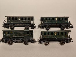 4 uralte Märklin Wagen