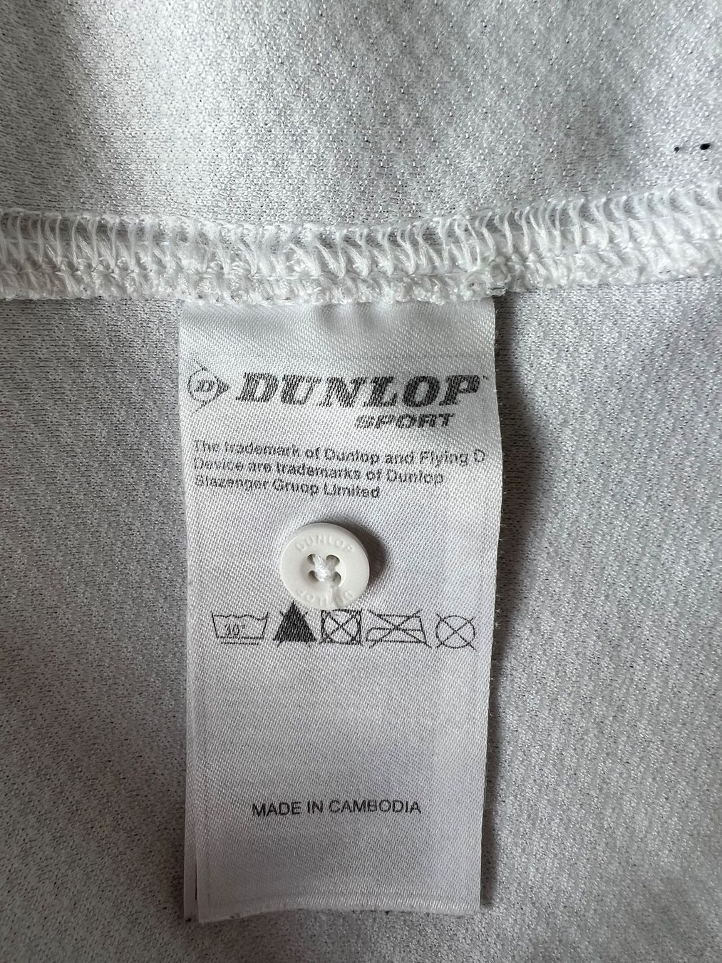 T-shirt: Sportshirt Dunlop – Usato da Liestal venduto da FlomiVivi 2