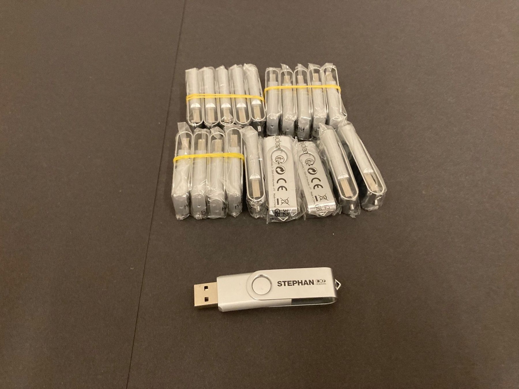 USB Sticks, 32 GB, 20 Stück (Neu und originalverpackt) in Neuenhof für ...