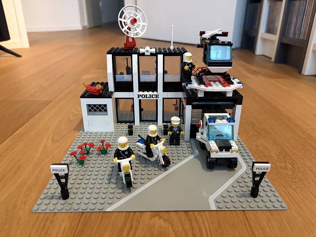 Lego Kit di costruzioni: Lego 6386: Police Command Base – Usato da Diepflingen venduto da Dj3 3