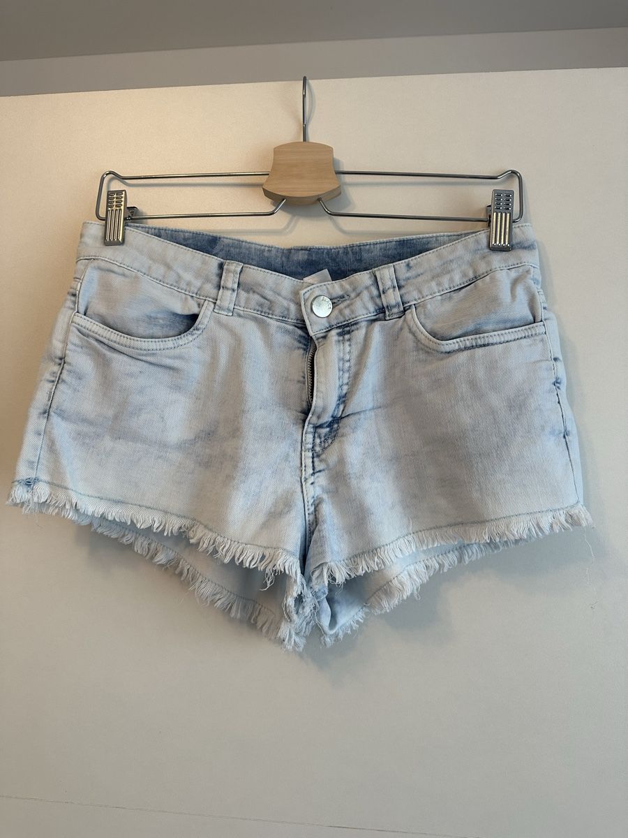 H&M Jeans: Jeans Shorts hellblau H&M Grösse 38 – Gebraucht aus Gachnang von mih_7dkp