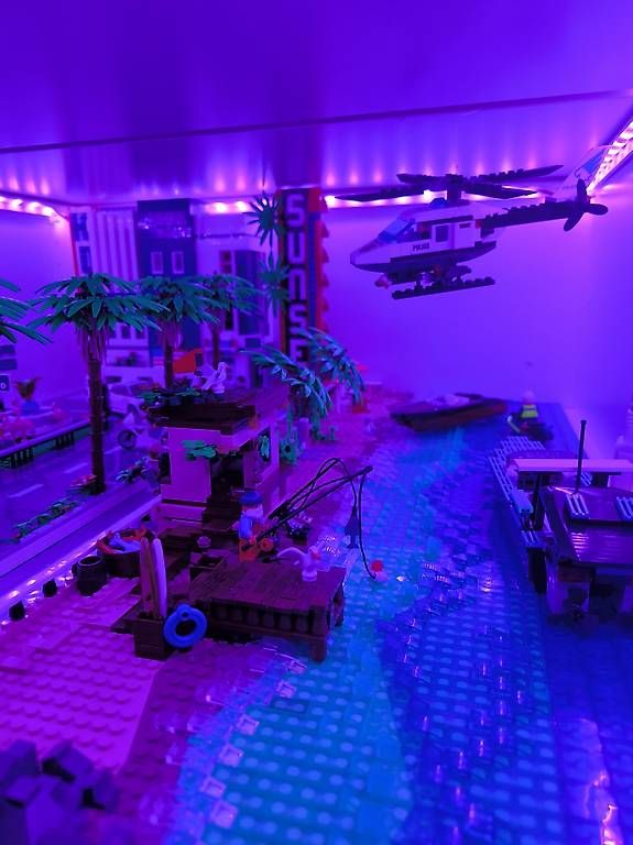 Giocattoli: Diorama Miami Vice GTA – Nuovo (secondo la descrizione) da Nidau venduto da Attila_001 4