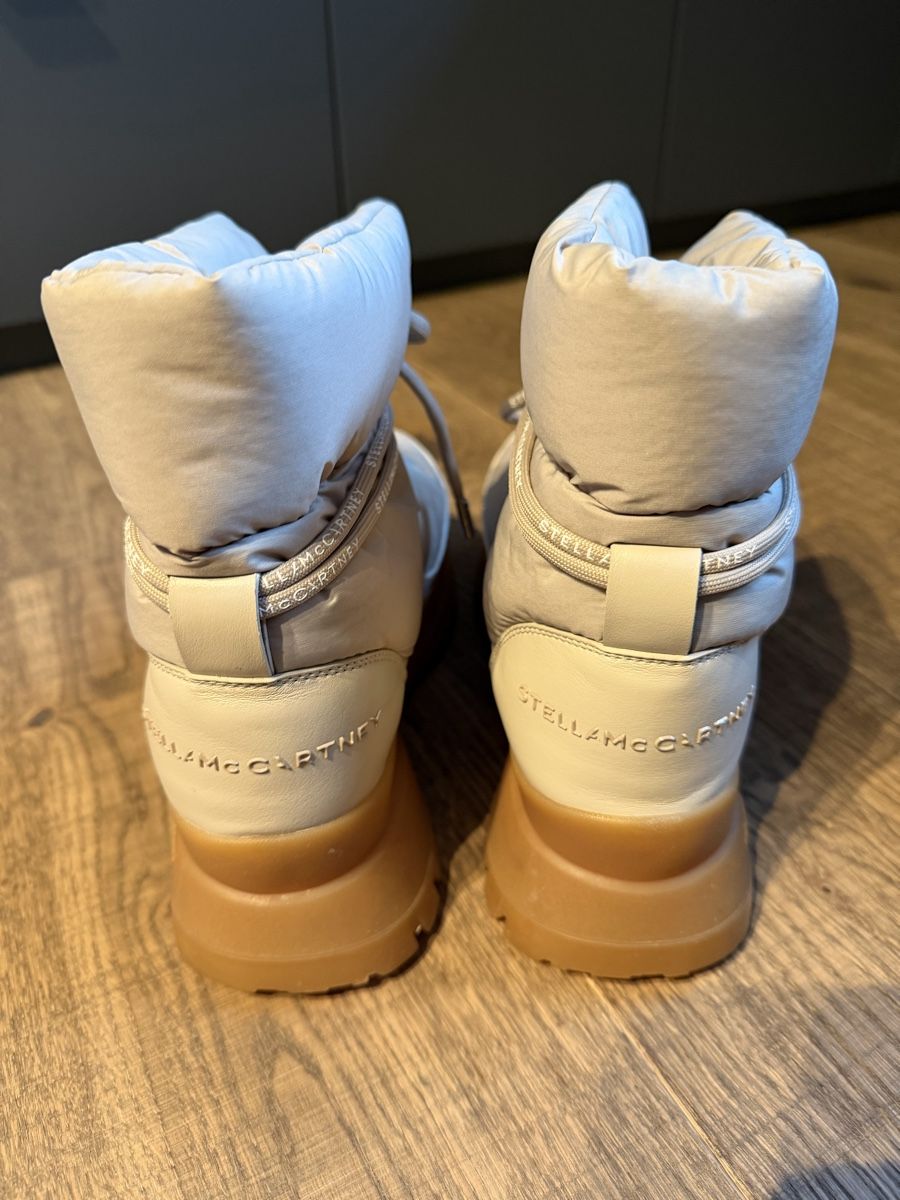 Stella McCartney Chaussures femmes: The Stella McCartney Trace Quilted Platform Boots – D'occasion à Herrliberg par Tubalp 1