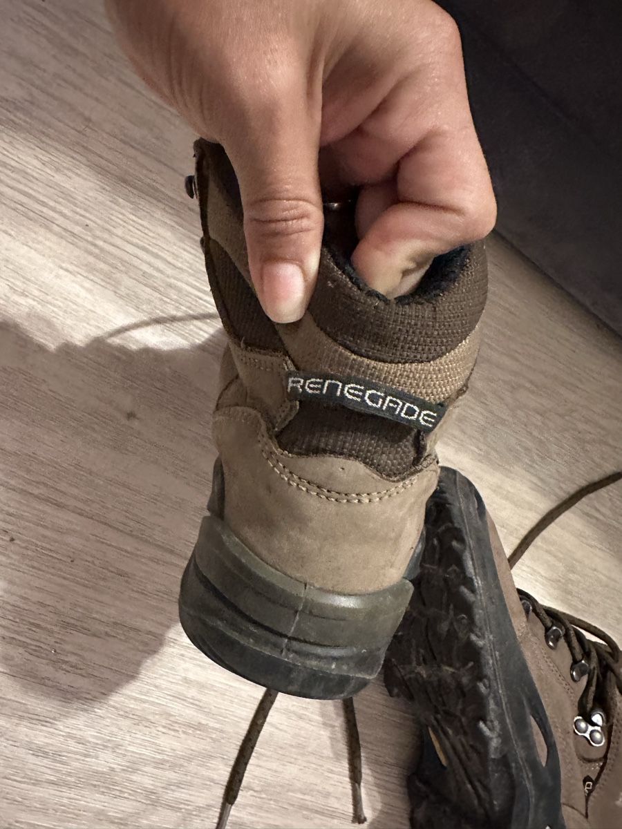 Lowa Scarpe da uomo: Chaussures de randonnée LOWA, pointure 36,5 – Usato da Massongex venduto da SwissDistributor 1