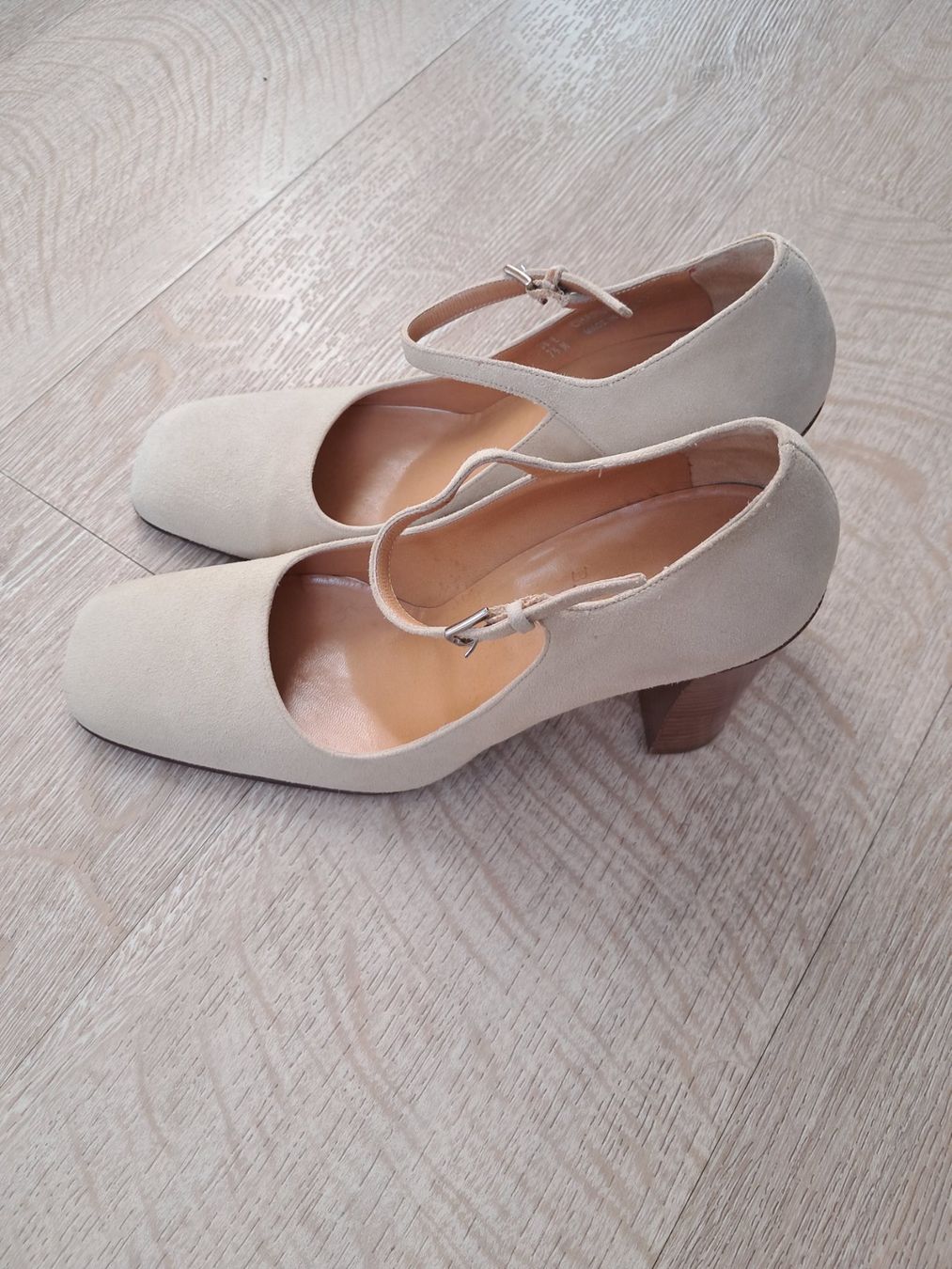 Chaussures femmes: Bally Pumps Gr. 38 – D'occasion à Basel par liz_nqr9 1